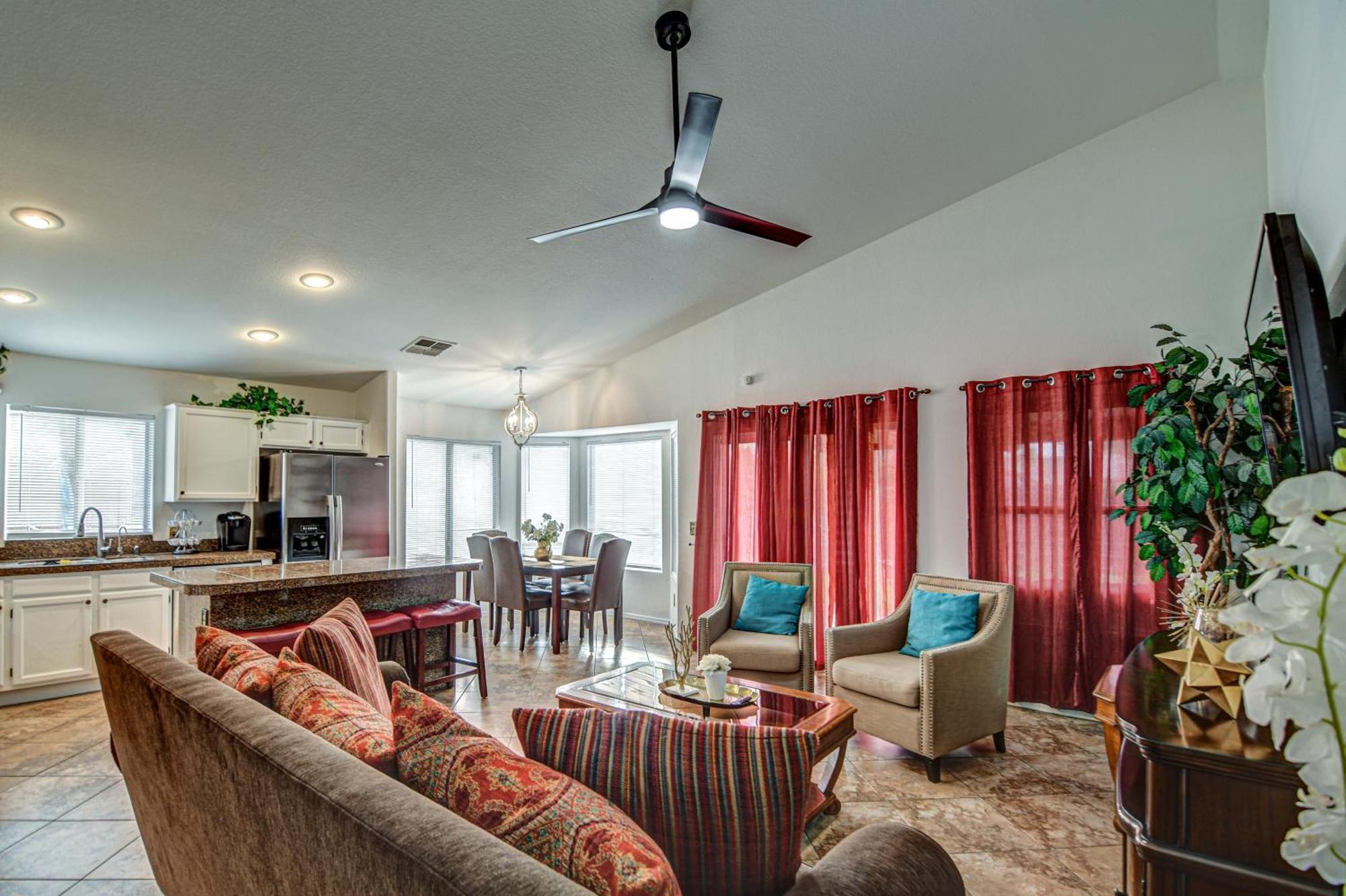 הוילה Route 66 Oasis In Downtown Gilbert With Heated Pool & Mini Golf מראה חיצוני תמונה